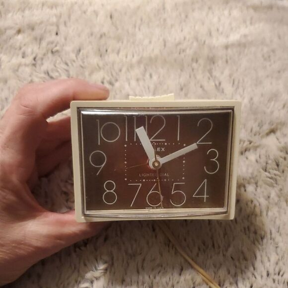 1960s Retro Timex Light Up Analog Electric Alarm Clocks MCM Tested Working - Picture 3 of 12